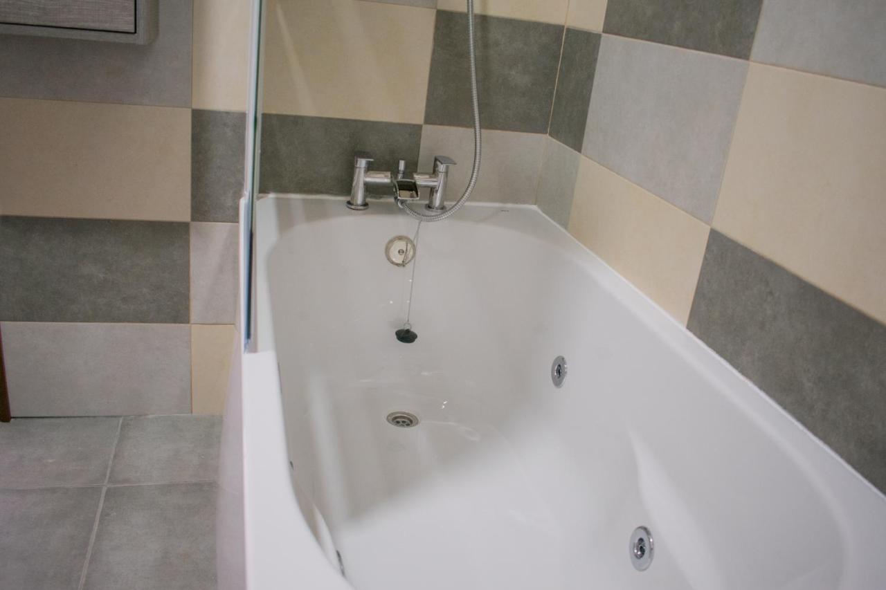 Apartamentos Cerezo La Codosera Luaran gambar