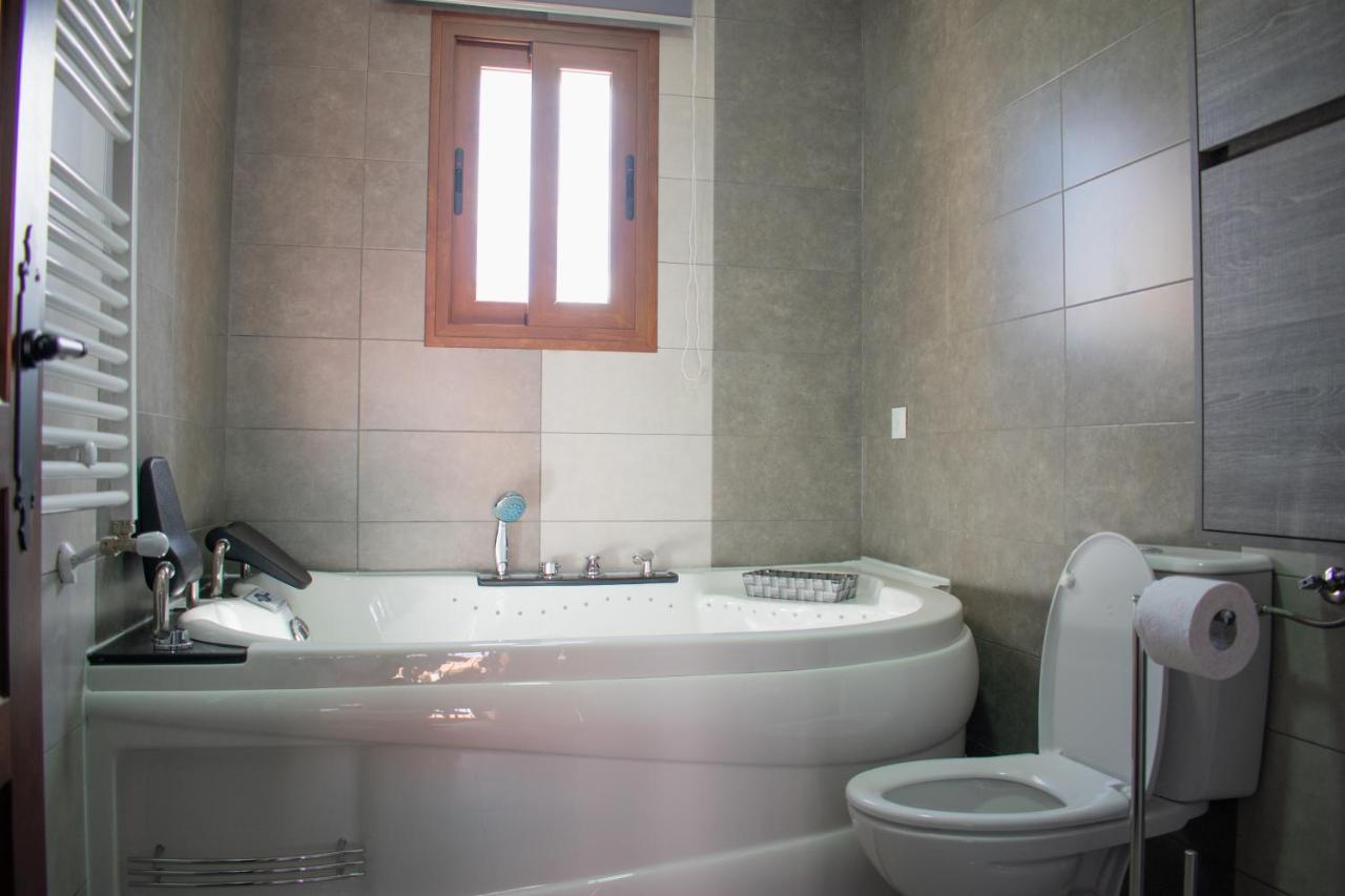 Apartamentos Cerezo La Codosera Luaran gambar